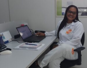 Entre filhos, estudos e trabalho, mães que chefiam suas casas contam com empresas para seguir adiante