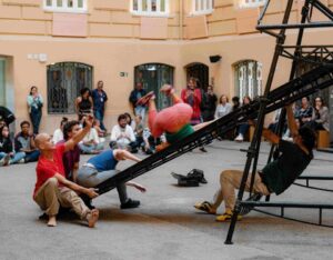 Última semana da Performance circense “MÃO” (RJ), no pátio do CCBB BH 
