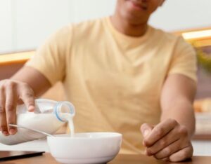 Leite e Osteoporose: O papel do cálcio na saúde óssea