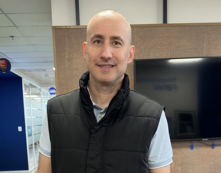 Mais clientes ou clientes melhores? O dilema do crescimento no varejo