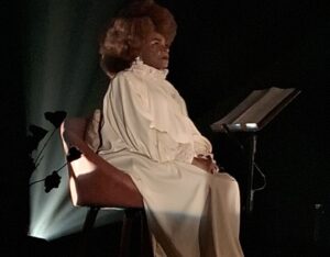 Zezé Motta comemora seu aniversário com espetáculo “Vou Fazer de Mim um Mundo”, que cumpre temporada no CCBB BH