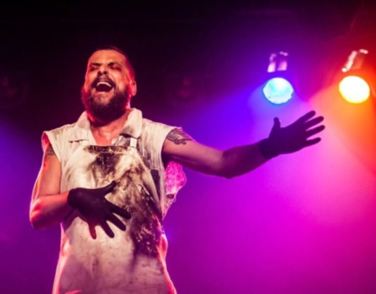 Espetáculo “Homem-Bomba” chega a Belo Horizonte no Dia dos Namorados com sessão especial, acessível, taça de vinho e ingressos promocionais 