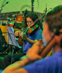 Jovens mineiros celebram participação na Orquestra Jovem Sesc Brasil