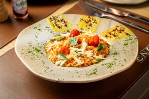 Menu executivo ganha espaço no almoço dos restaurantes do Belvedere, em BH