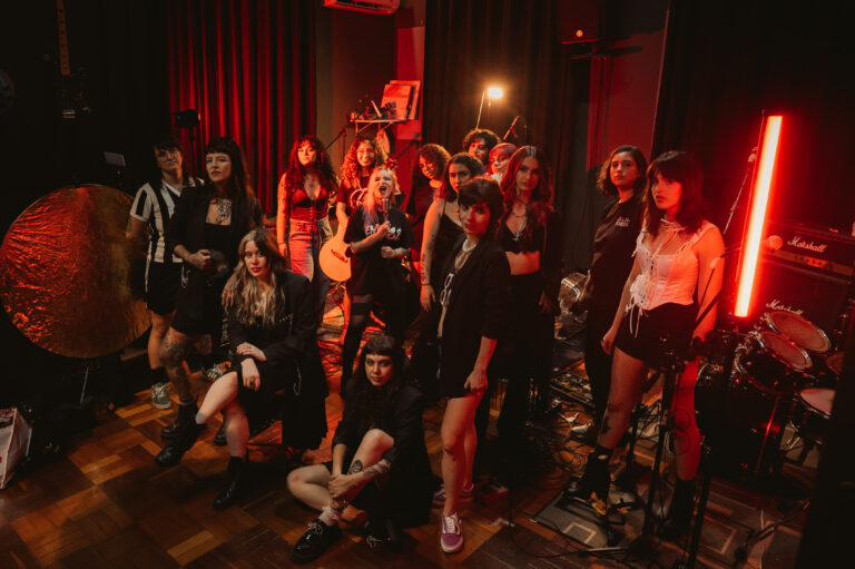 Estreia documentário que conta histórias dos bastidores de mulheres no rock de Belo Horizonte