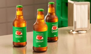 Guaraná Antarctica anuncia a volta da garrafinha retornável com campanha estrelada por Ivete Sangalo