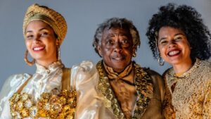 Belíssimo espetáculo que reune Jhessy Vilas, Maurício Tizumba e Maíra Baldaia