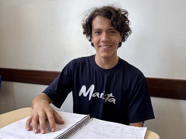 Estudante de 15 anos conquista 1º lugar na Olimpíada Brasileira de Física após estudar conteúdos avançados