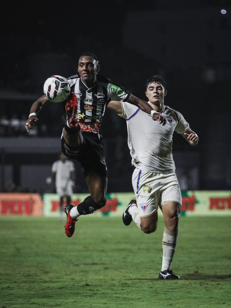 Atacante Max, do Athletic, aposta em bom trabalho da equipe para duelo contra o Sport, no Recife