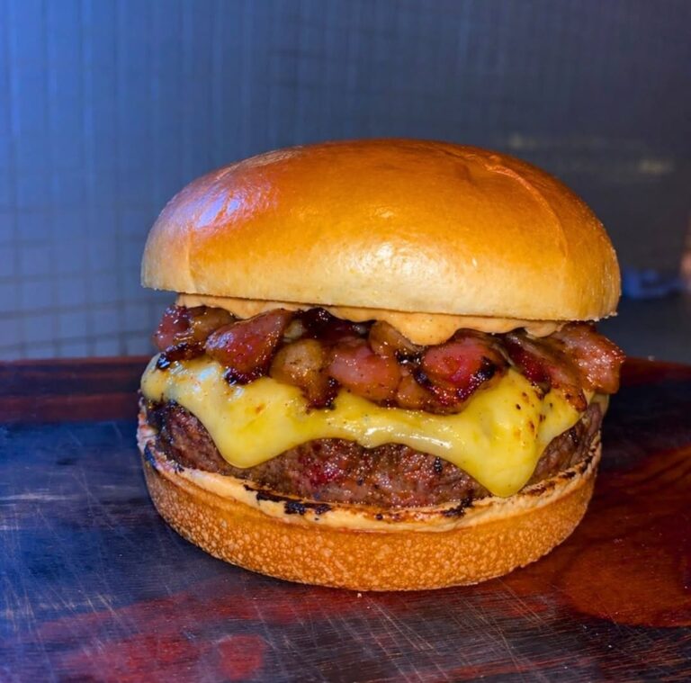 Underground Country BBQ reúne gastronomia texana, música ao vivo e assadores convidados em Belo Horizonte