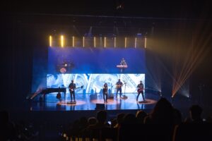 Venosa Sessions retorna ao Teatro Municipal de Uberlândia e transforma palco em uma celebração do rock e da cultura local
